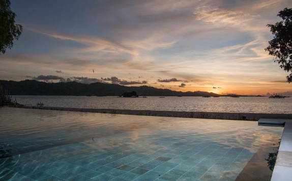 Swimming Pool di The Suites Lombok
