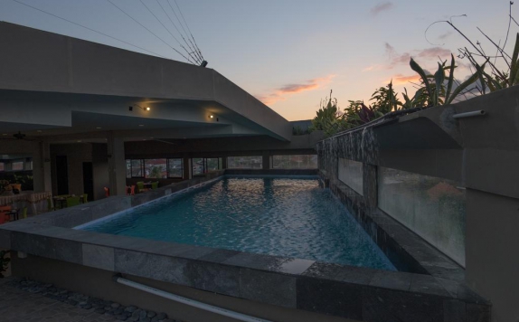 Swimming Pool di The Sunset Point Hotel
