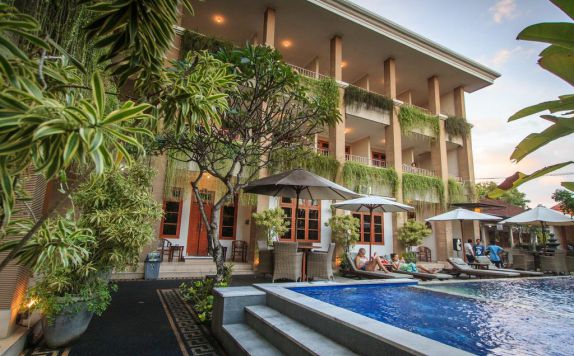 swimming pool di Pondok Anyar Hotel