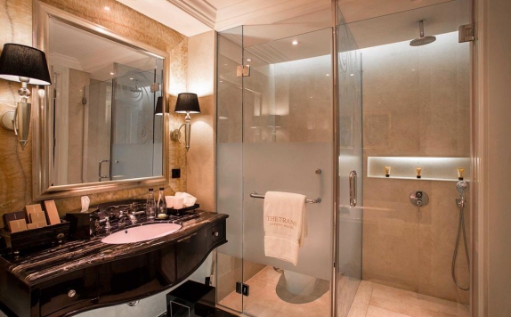 Bathroom di The Trans Luxury Hotel