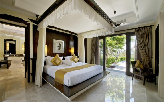 Tampilan Bedroom Hotel di The Villas AYANA Resort and Spa