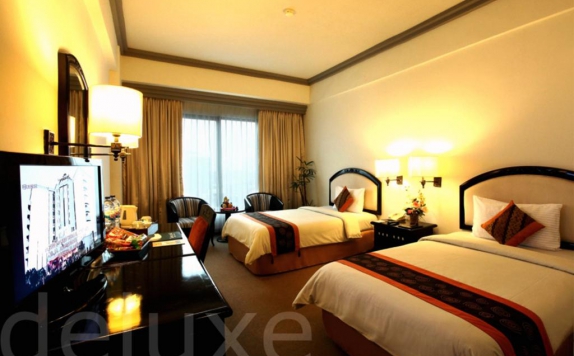 Guest Room di Travellers Hotel Jakarta