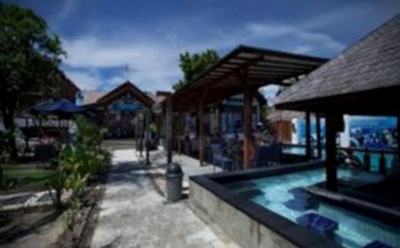 Tampilan Luar Hotel di Trawangan Dive