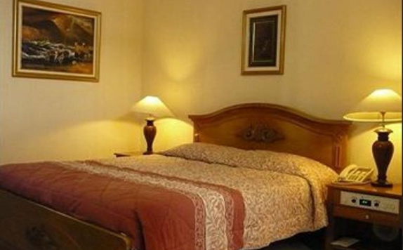Guest room di Tretes Raya Hotel & Resort