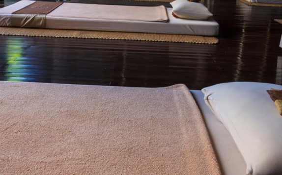 Trio Hotel (Hotel J Residence)