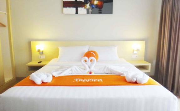 Kamar Tidur di Tropico Jimbaran by Orange