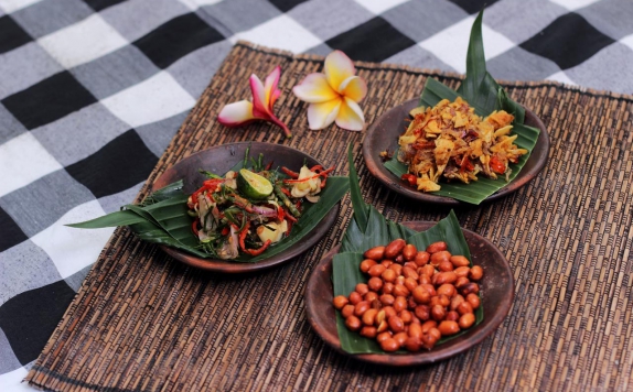 Food and Beverages di UBUD HOTEL, VILLAS AND COTTAGE