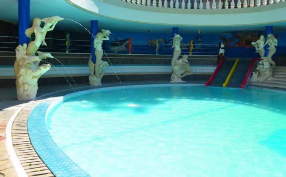 swimming pool di Vanda Gardenia Hotel & Resort