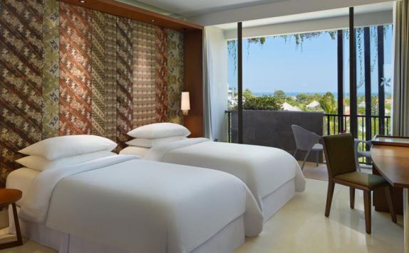 guest room twin bed di Four Points By Sheraton Bali