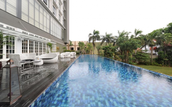 Swimming pool di Veranda Hotel @Pakubuwono