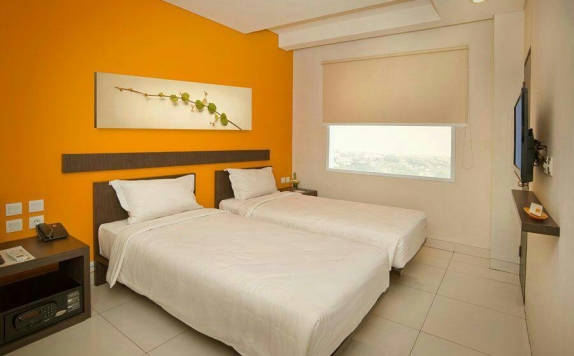 Guest room di V Hotel Jakarta