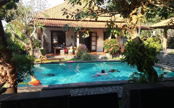 Swimming pool di Villa Aquin