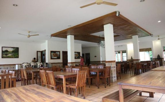 Restaurant Hotel di Villa Bukit Pinus