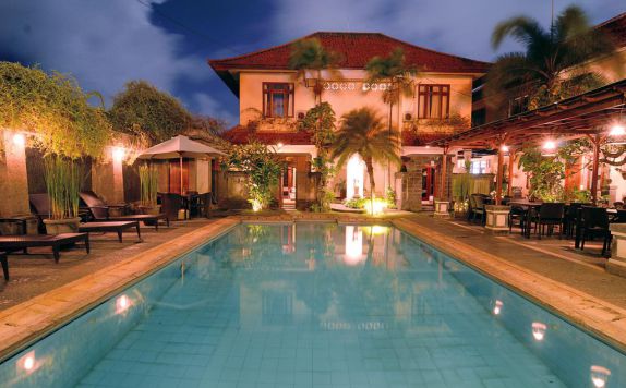 swimming pool di Villa Bunga Hotel Spa