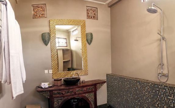 Bathroom di Villa Kaina