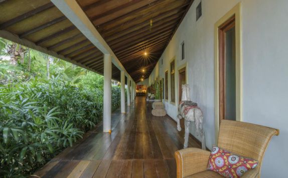 Koridor Hotel di Villa Karisa Bali