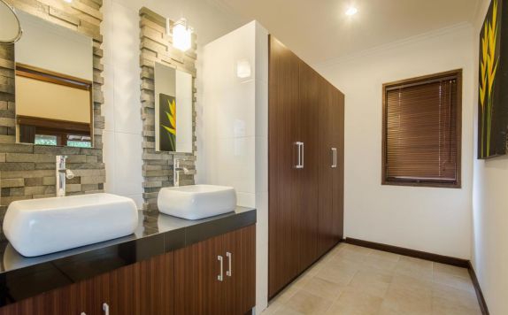 Bathroom di Villa Krisna Bali