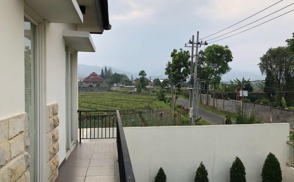 view di Villa Lembah Metro