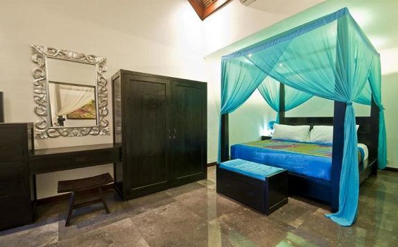 Blue Double Bed di Villa Mahkota