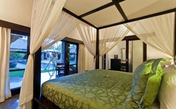 Green Double Bed di Villa Mahkota