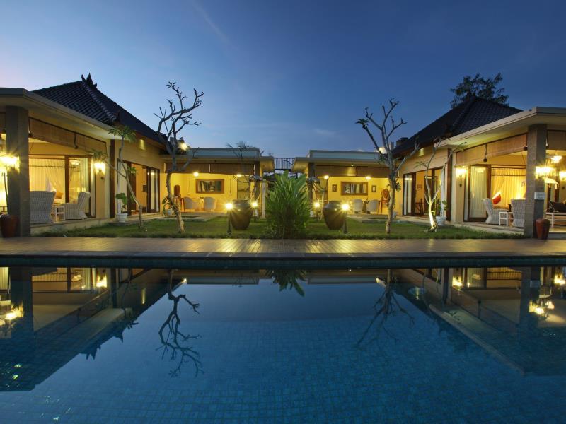 Kolam Renang di Villa Nirvana Bali