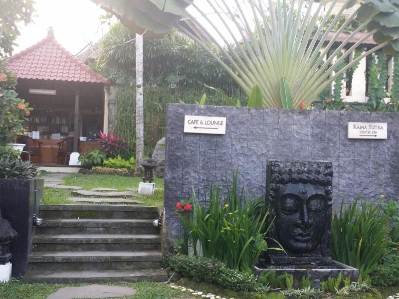 Tampilan Luar di Villa Nirvana Bali