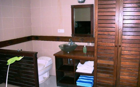 Bathroom di Villa Sayang Boutique Hotel & Spa