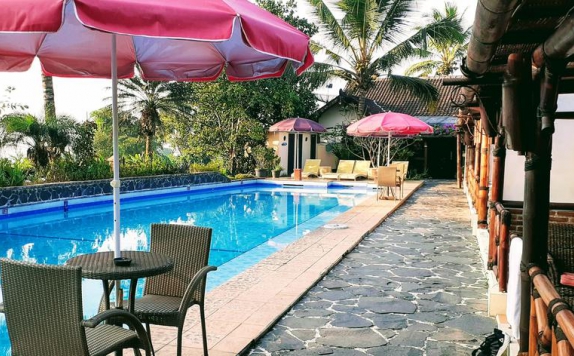 Swimming pool di Villa Sumbing Indah