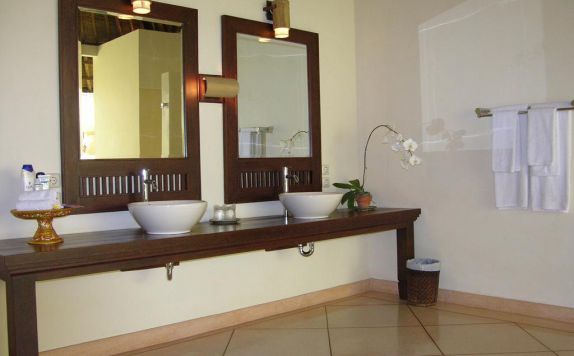 Bathroom di Villa Taman Di Blayu