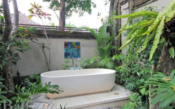 Bathtub di Villa Tamu Seseh