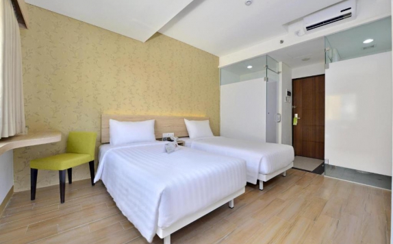 Bedroom Hotel di Whiz Hotel Falatehan Jakarta
