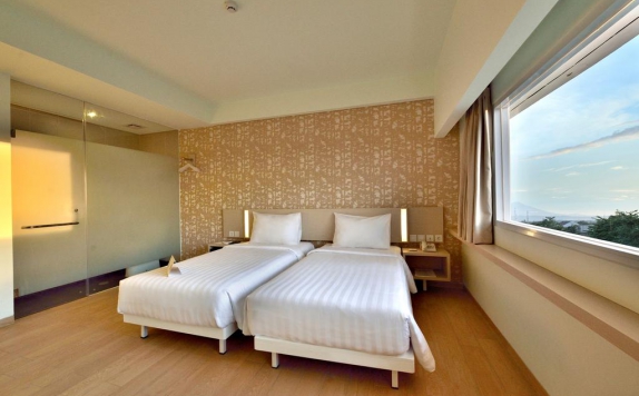 Tampilan Bedroom Hotel di Whiz Hotel Sudirman Cilacap