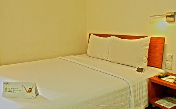 guest room di Whiz Yogyakarta Hotel