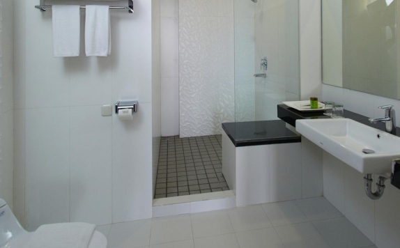 Bathroom di Winstar Hotel Pekanbaru