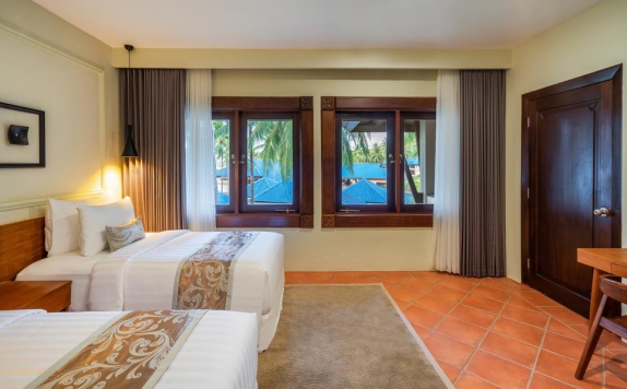 Tampilan Bedroom Hotel di Wyndham Sundancer Resort Lombok