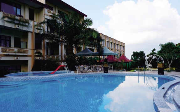 swimming pool di Zamzam Hotel and Resort