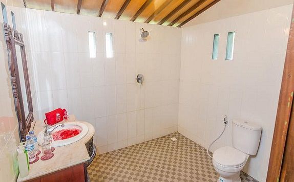 Bathroom di ZEN Rooms Ubud Singakerta