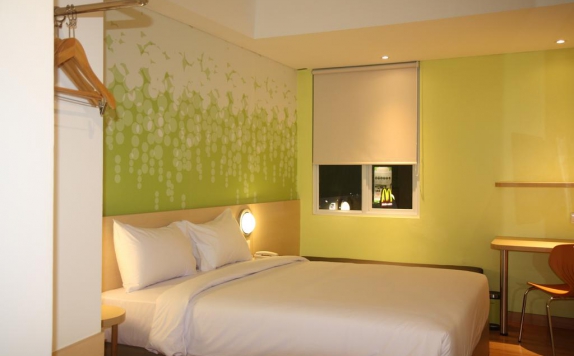 Guest room di Zest Hotel Bogor