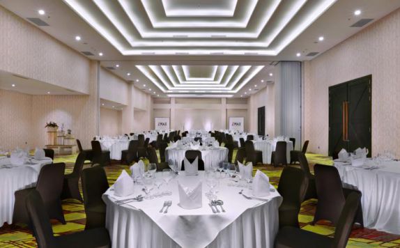 Meeting Room di Dmax Hotel & Convention