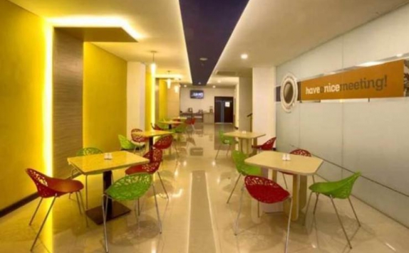 Tampilan Restoran Hotel di Zodiak Paskal Bandung