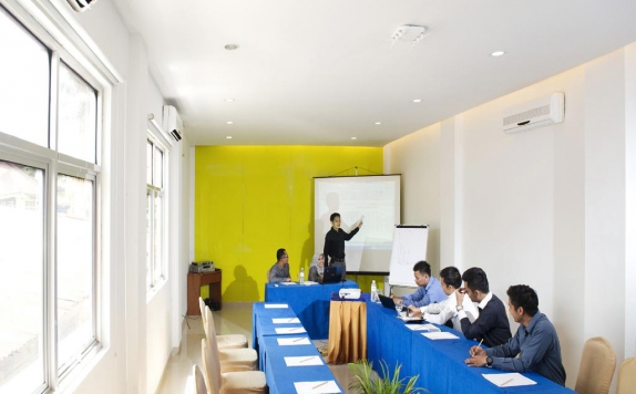 Meeting room di Zuri Express Hotel Pekanbaru by ZHM